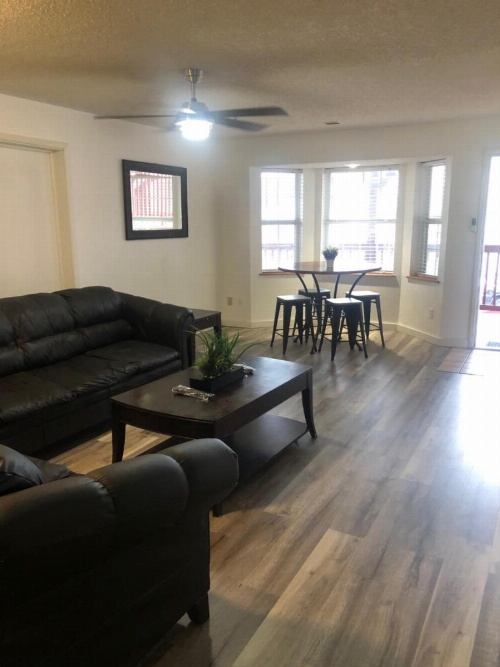 THE BRANSINN Entertainment District image 27
