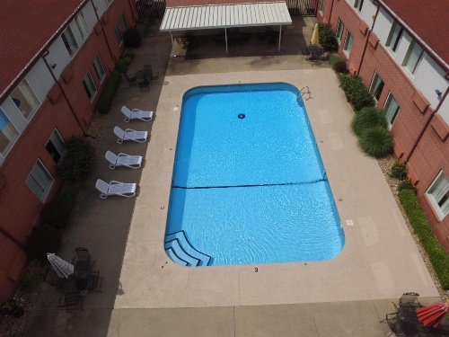 THE BRANSINN Entertainment District image 35